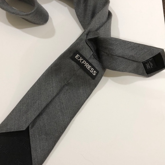 EXPRESS MEN’S 100% SILK TIE CHARCOAL - Picture 3 of 4